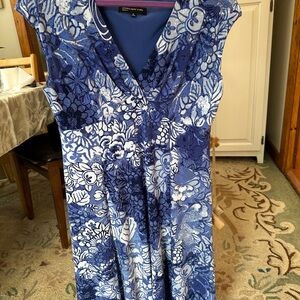 Jones New York Blue and White Floral Midi Dress